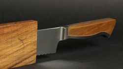 Bois de chêne/bois de noyer, couteau à pain Caminada avec fourreau en bois